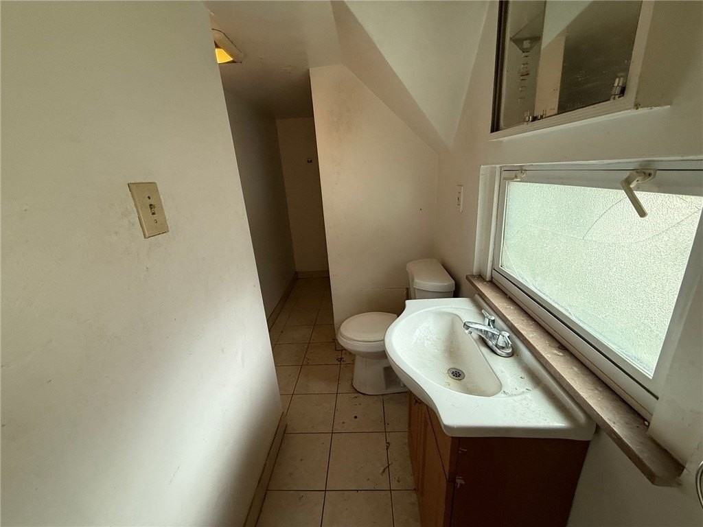 306 Laredo St - Photo 6 of 9