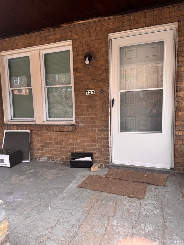 727 Maytide St - Photo 2 of 16