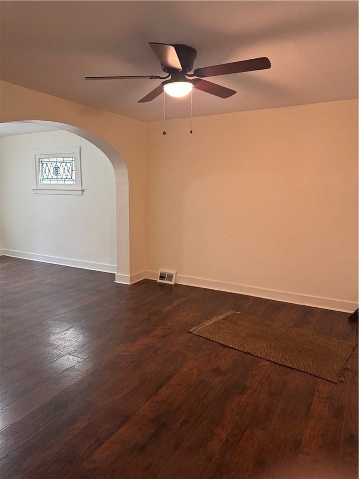 727 Maytide St - Photo 4 of 16