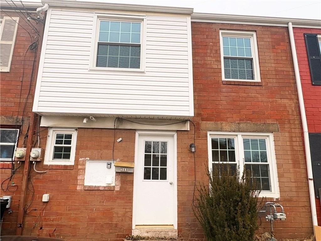 360 Hemlock Dr