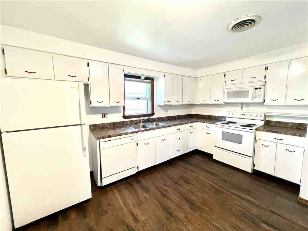 421 E Fairmont Ave - Photo 3 of 10