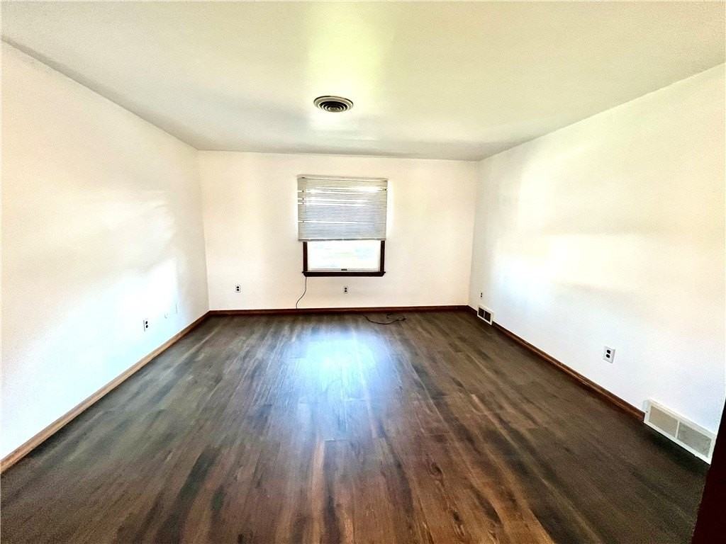 421 E Fairmont Ave - Photo 4 of 10