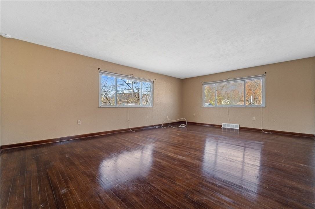 1001 5th St - Photo 5 of 24
