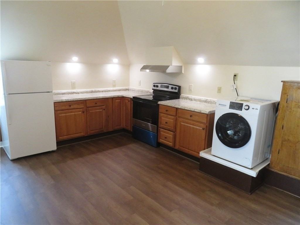 203 Main St #3A - Photo 2 of 7