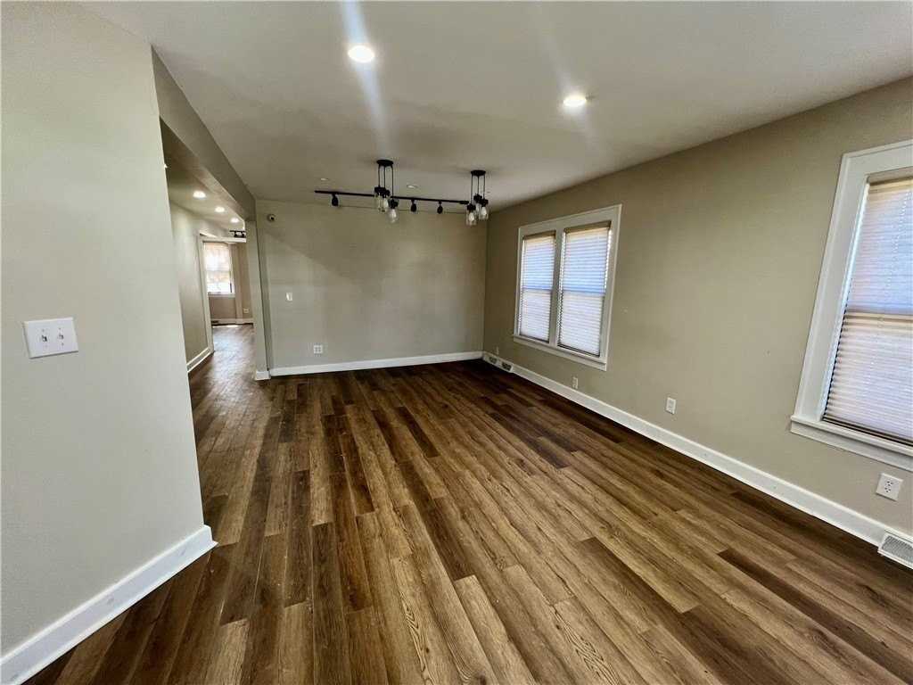 2 E Moody Ave - Photo 2 of 9