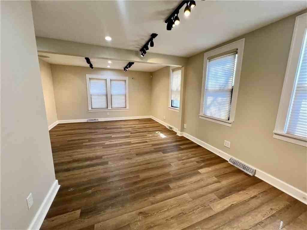 2 E Moody Ave - Photo 3 of 9