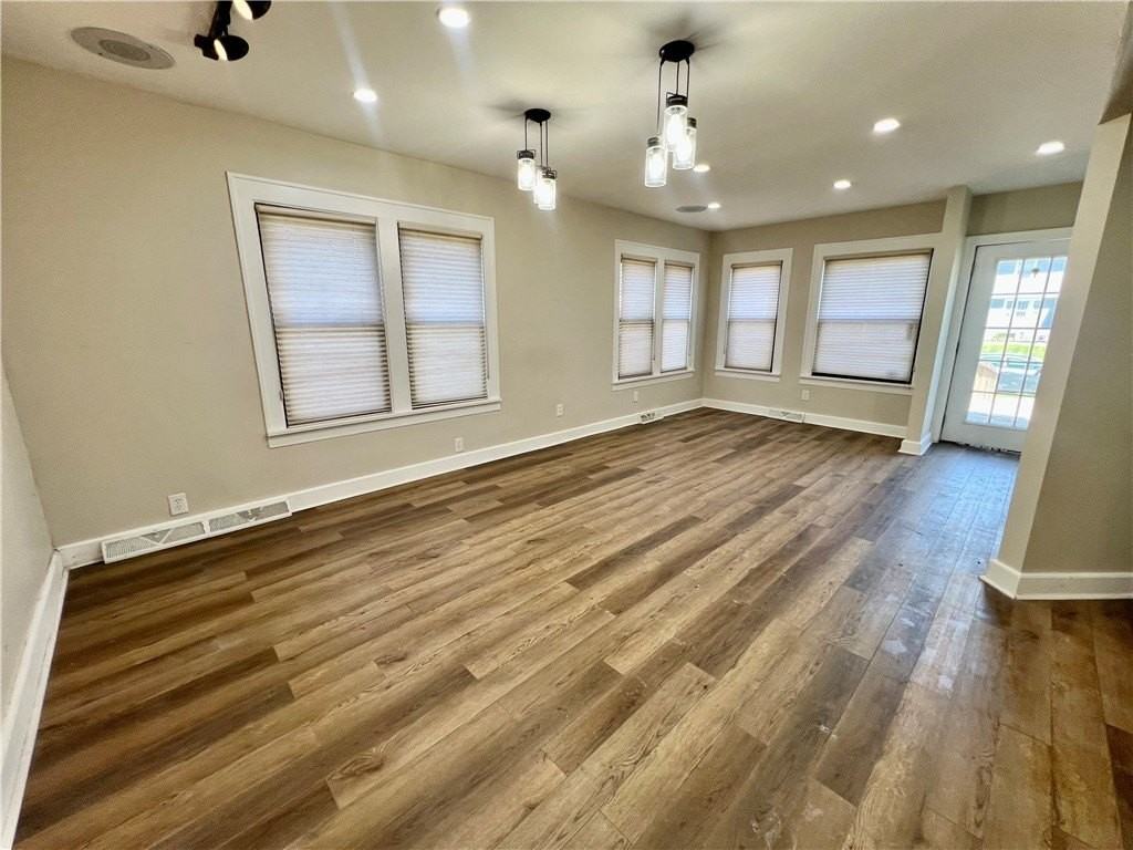 2 E Moody Ave - Photo 5 of 9