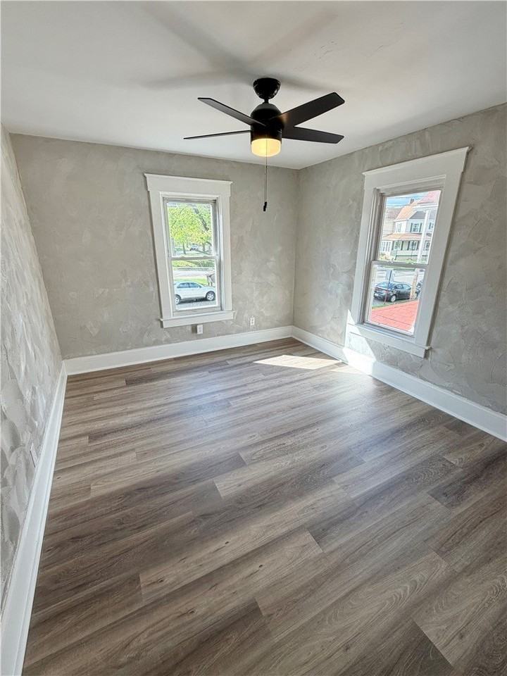 422 Glen Ave #2 - Photo 4 of 21