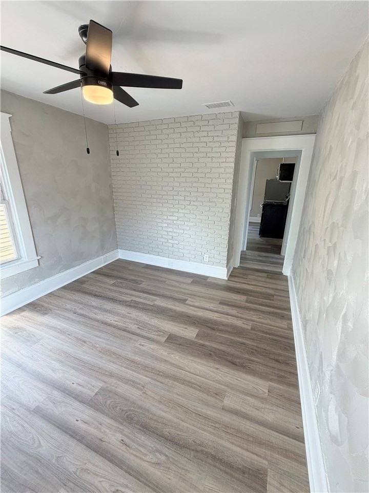 422 Glen Ave #2 - Photo 5 of 21