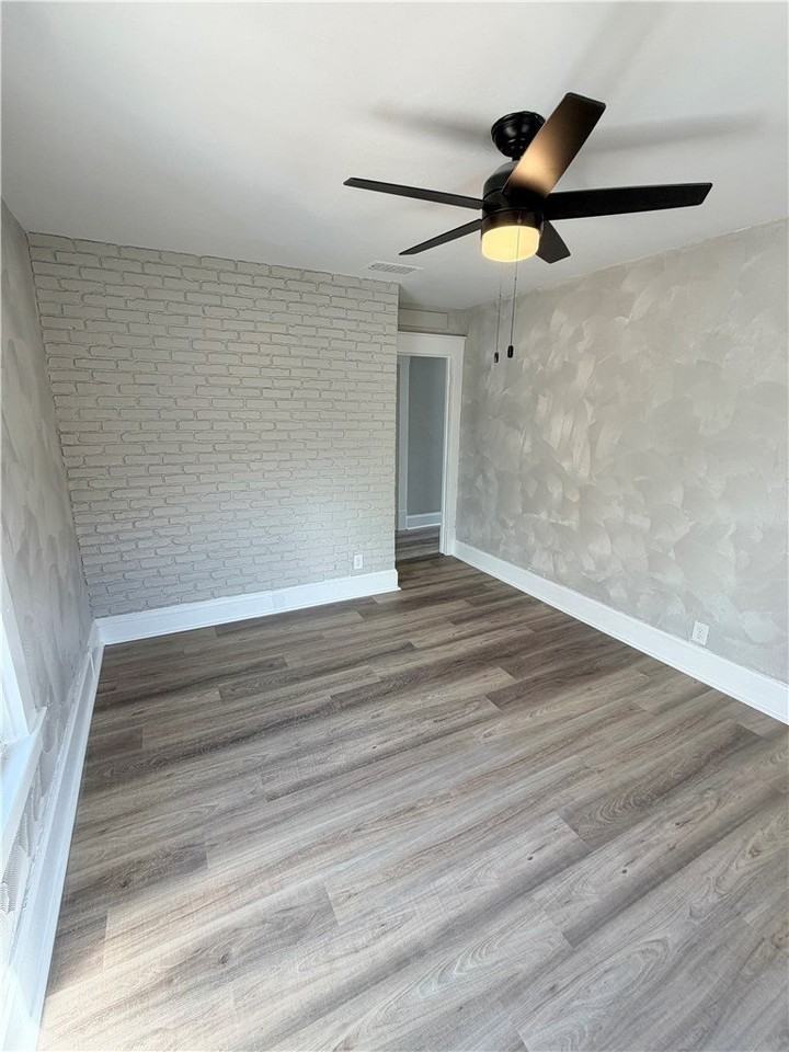 422 Glen Ave #2 - Photo 6 of 21