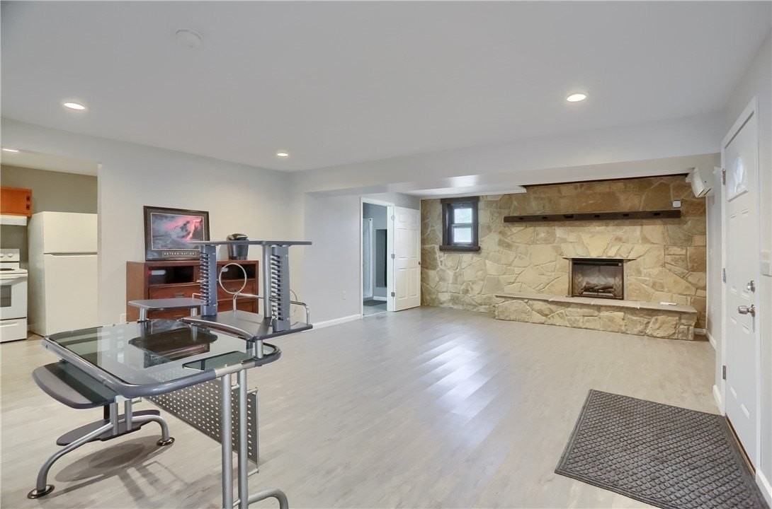 2501 Wildwood Rd - Photo 5 of 21