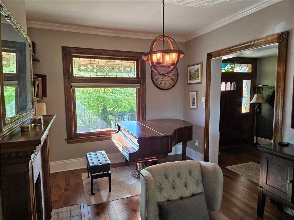 508 S Lang Ave - Photo 3 of 25