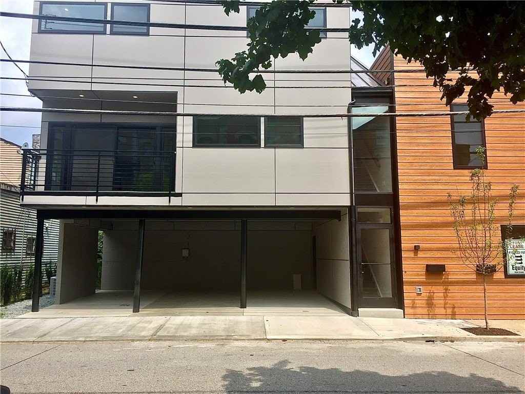 110 S 15th St #1 - Photo 2 of 14