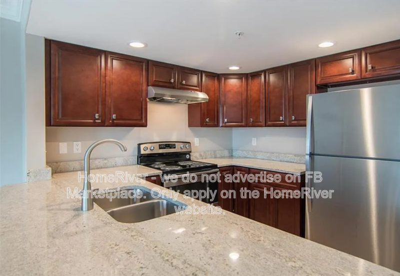 3300 Oak St Ne #101 - Photo 2 of 19