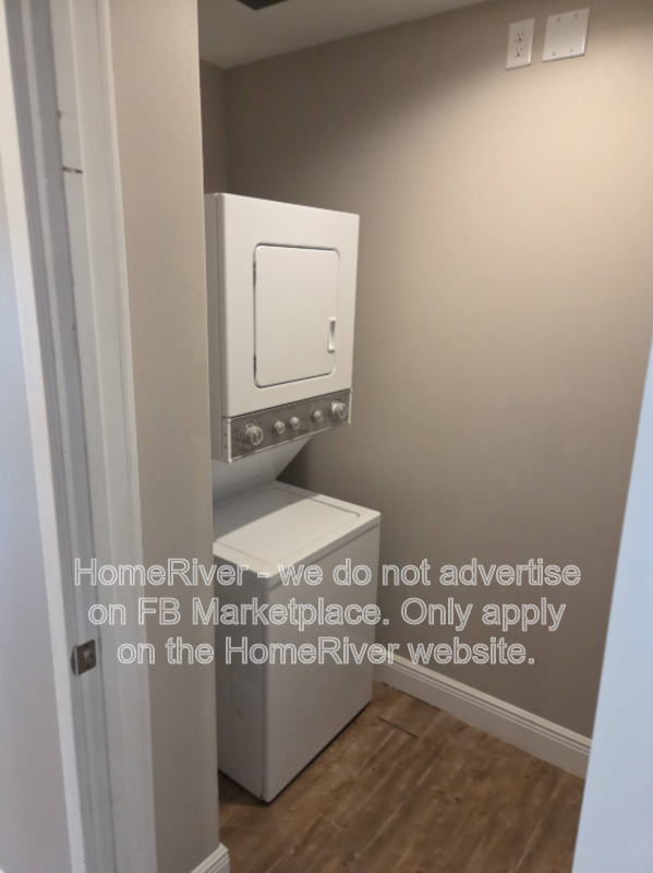3300 Oak St Ne #101 - Photo 4 of 19