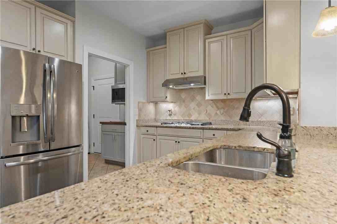 433 Fairmont Dr - Photo 6 of 49