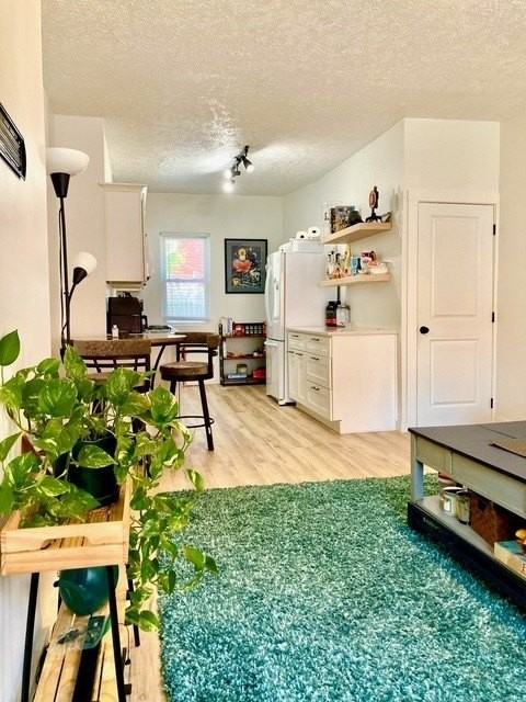 2214 Larkins Way