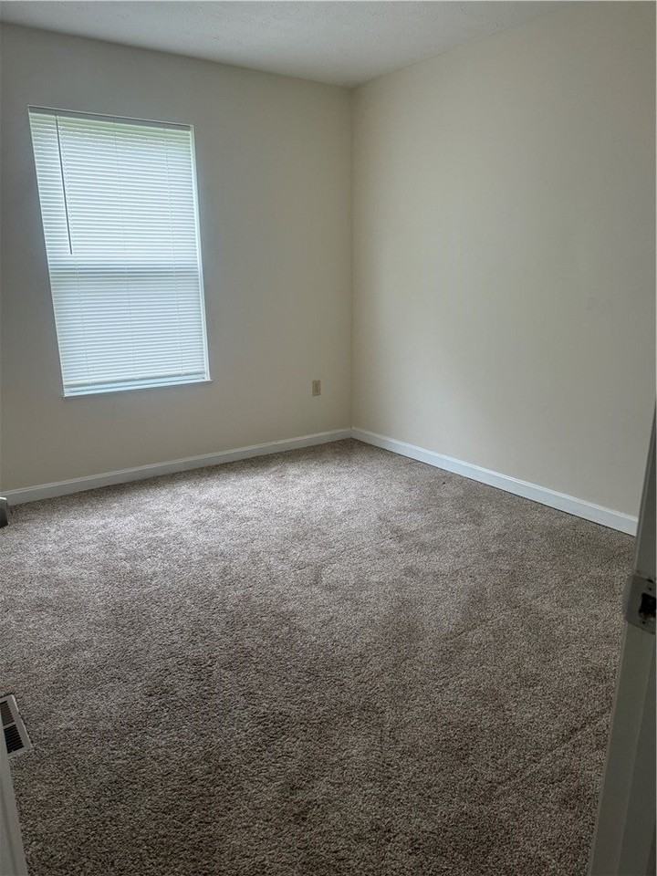 862 Sunset Cir - Photo 7 of 9