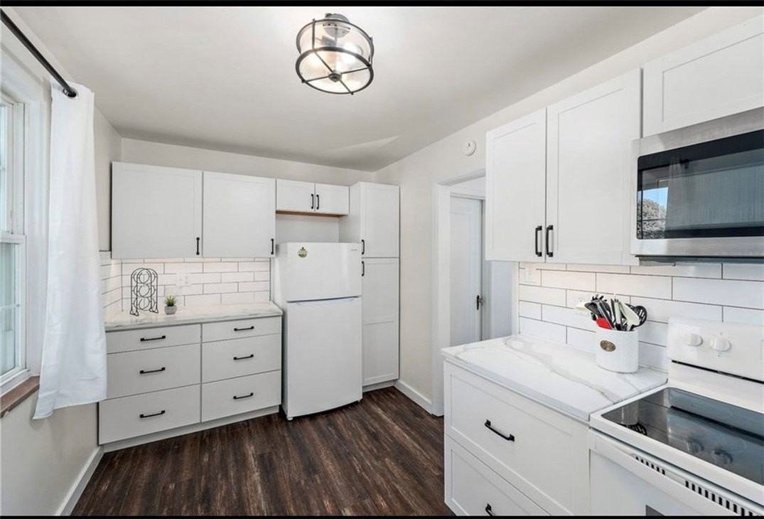 327 Chestnut St - Photo 6 of 9