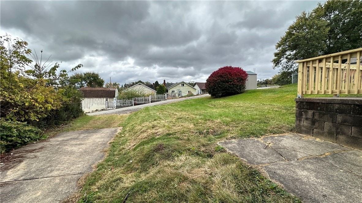 205 University St - Photo 2 of 18