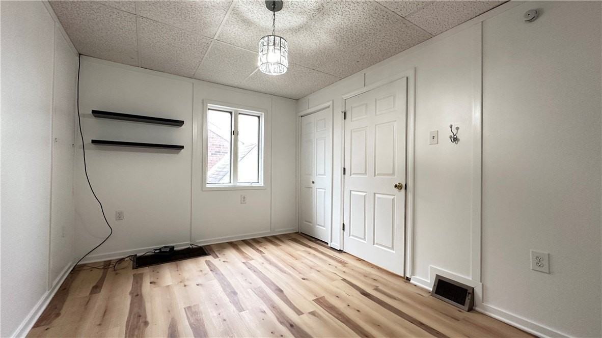 205 University St - Photo 7 of 18