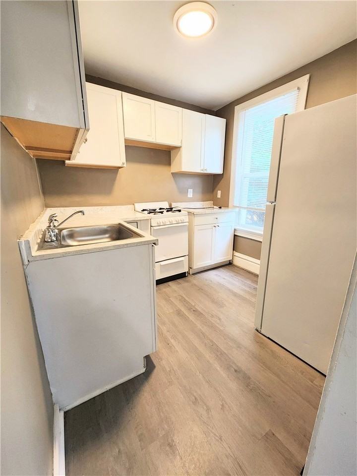 1210 Maple Ave #1 - Photo 2 of 4