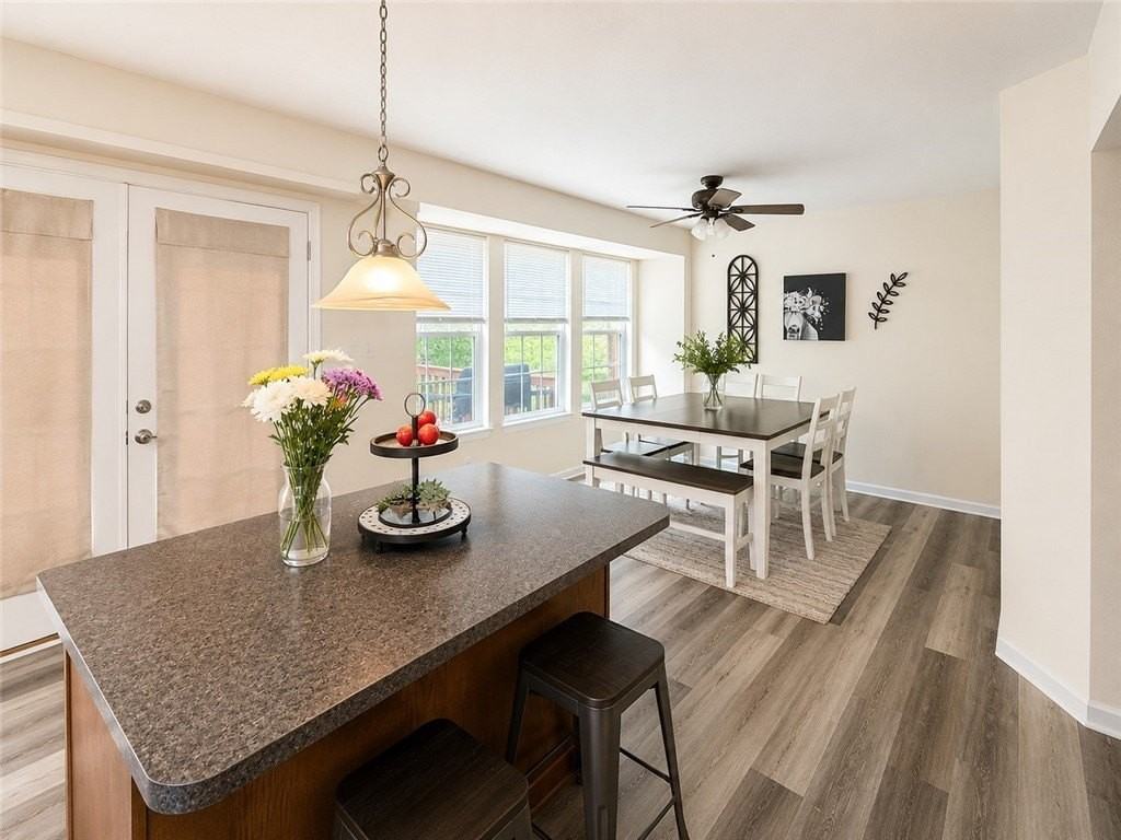 122 Broadstone Dr - Photo 6 of 15