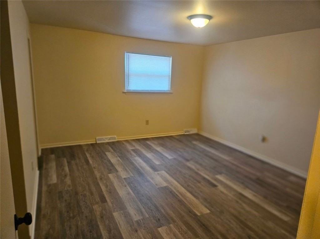 909 Chapel Rd #8 - Photo 7 of 10