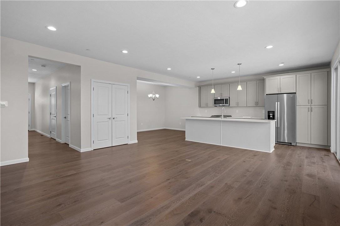 413 Walnut Ct - Photo 2 of 17