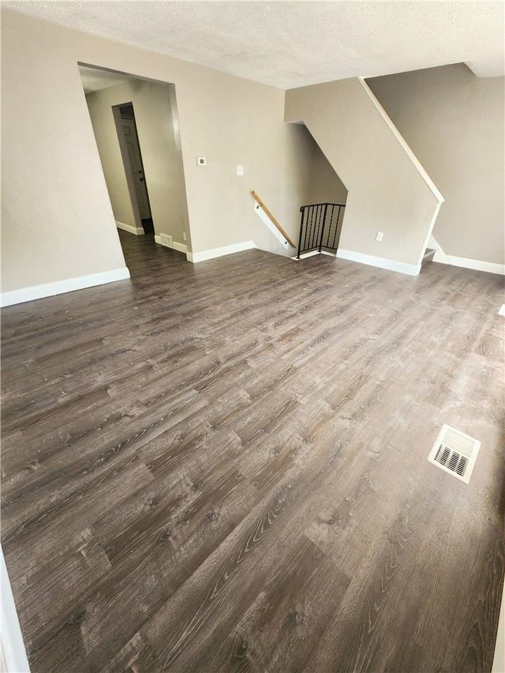 449 Idlewood Rd - Photo 2 of 6