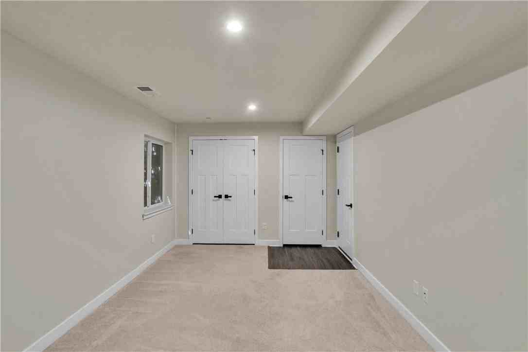 6004 Augusta Ln - Photo 5 of 39