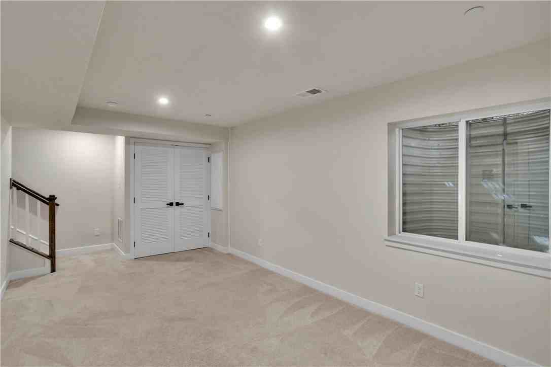 6004 Augusta Ln - Photo 6 of 39
