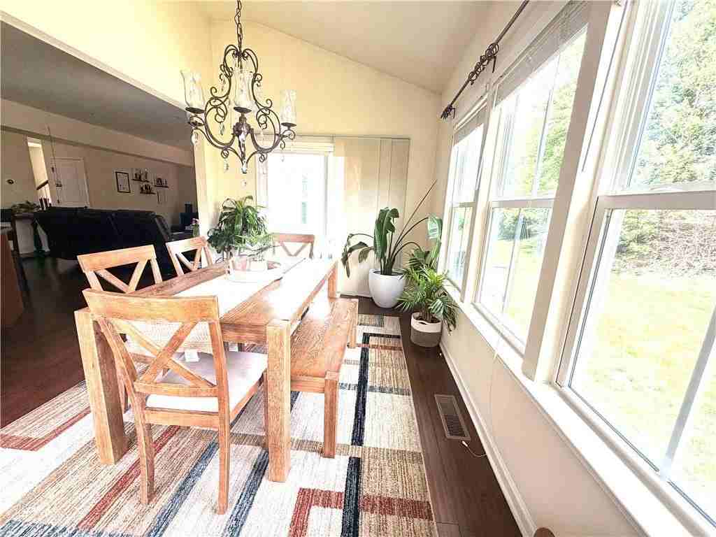 2702 Pittsburgh Ct - Photo 7 of 19