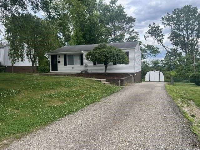 781 Illini Dr - Photo 2 of 17