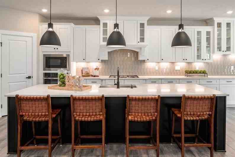 4041 Kiley Ln - Photo 4 of 36