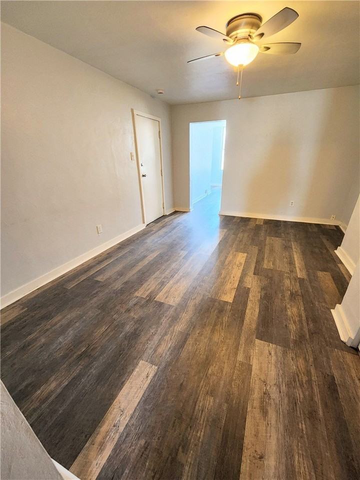 5231 Butler St #2ndFL - Photo 3 of 9