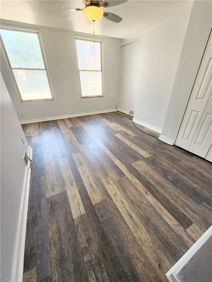 5231 Butler St #2ndFL - Photo 4 of 9