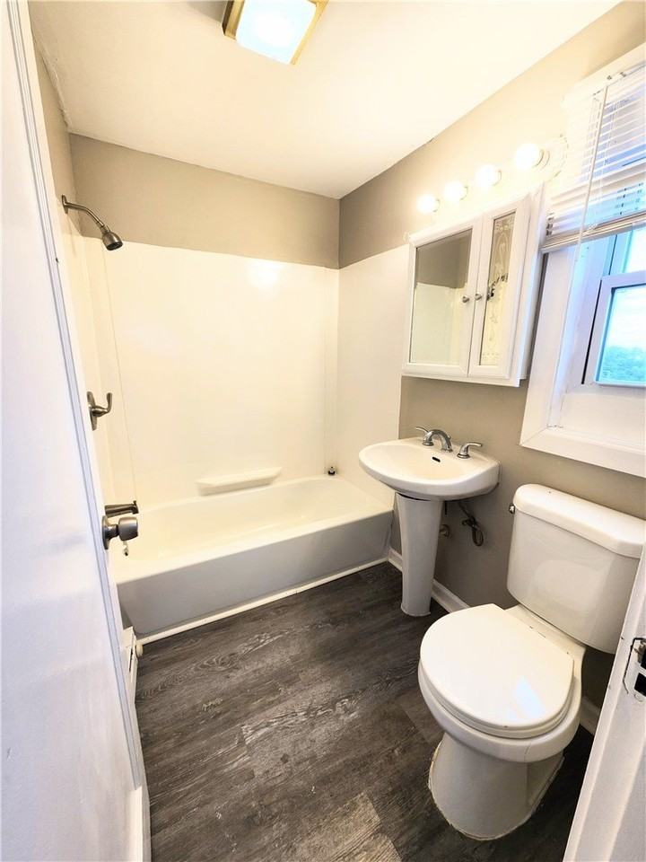 127 Constitution Cir - Photo 5 of 8