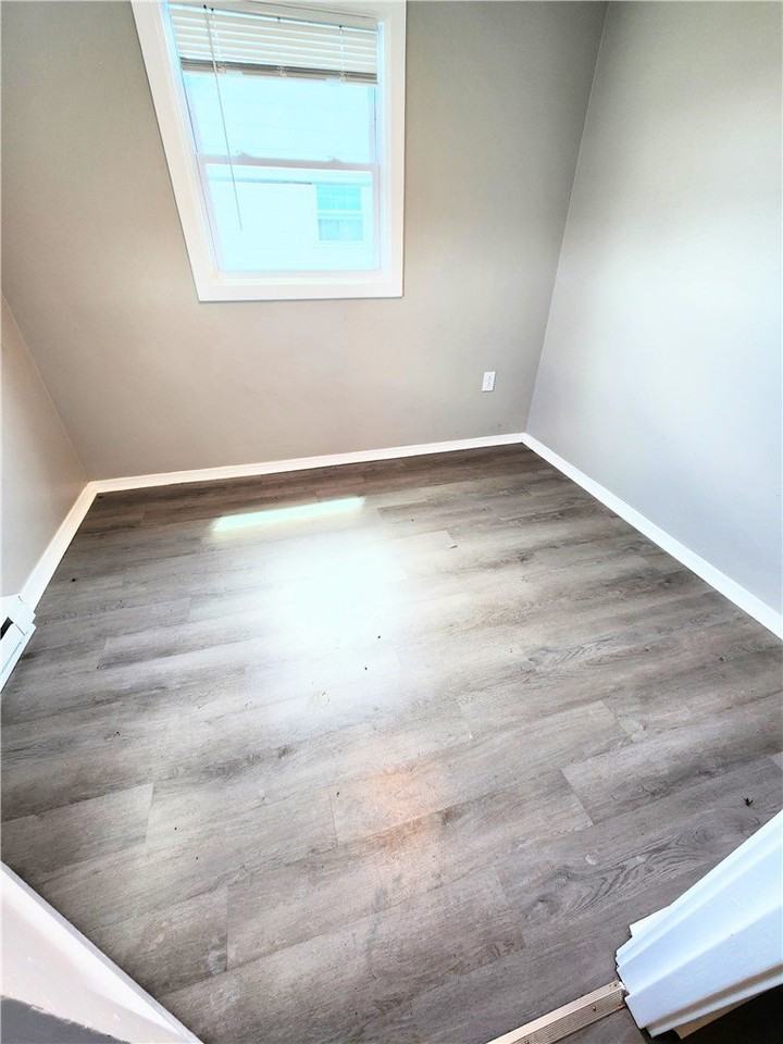 127 Constitution Cir - Photo 7 of 8