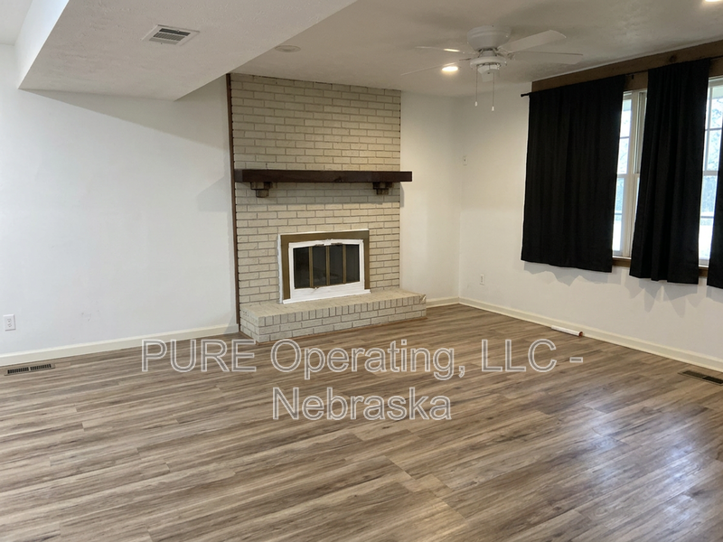 15229 Y St - Photo 2 of 27