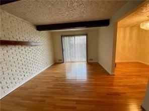 259 Republic St #1 - Photo 5 of 17