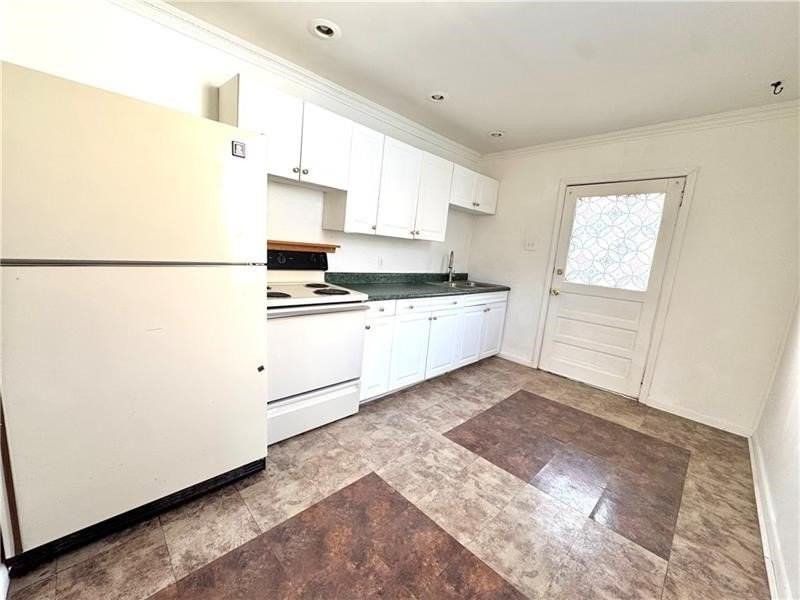 1761 Eastbrook Rd - Photo 3 of 9