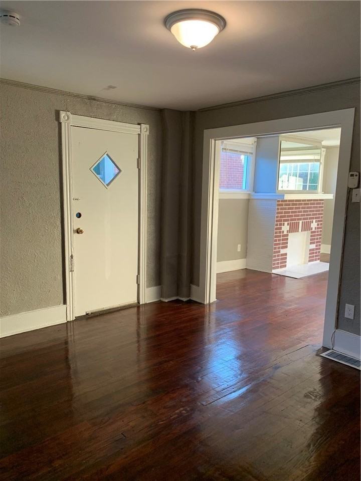 160 Hazelwood Ave - Photo 6 of 27