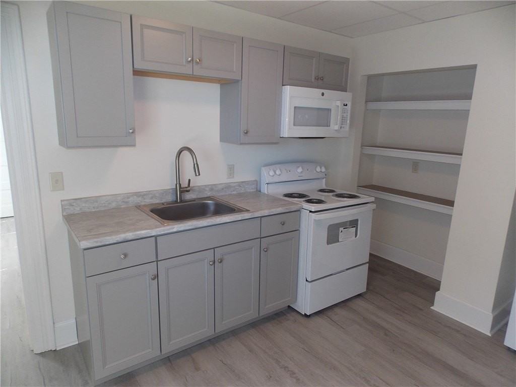 727 W Beaver St #5 - Photo 2 of 15