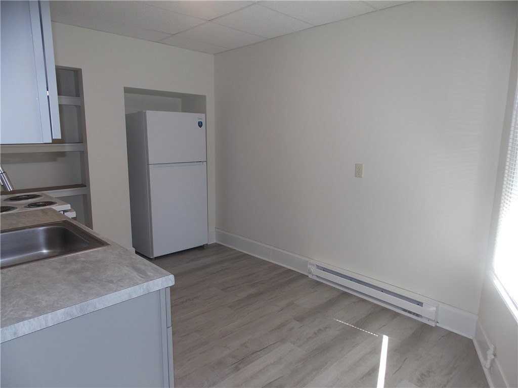 727 W Beaver St #5 - Photo 3 of 15