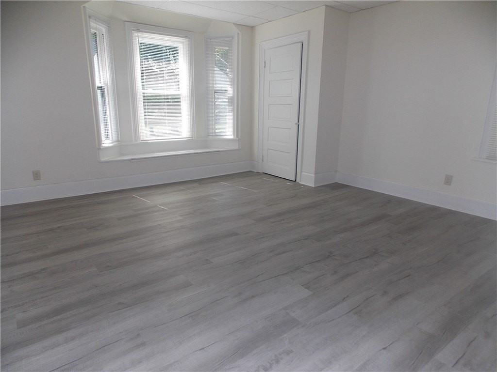 727 W Beaver St #5 - Photo 4 of 15