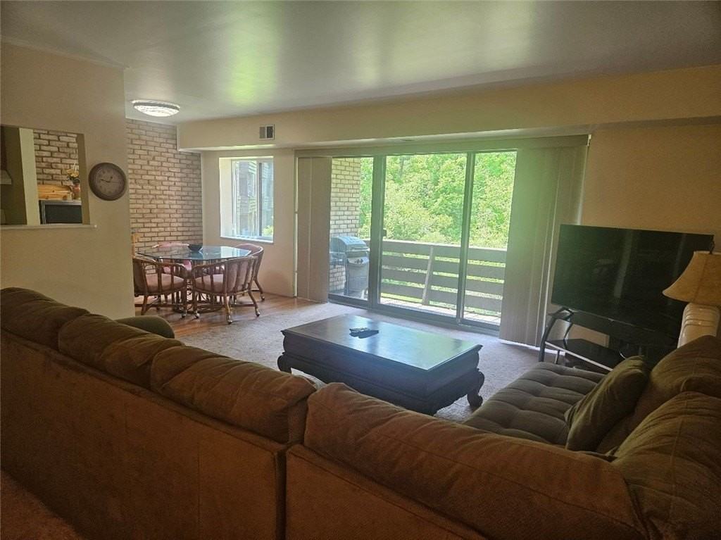 5082 Sanlin Dr - Photo 3 of 12