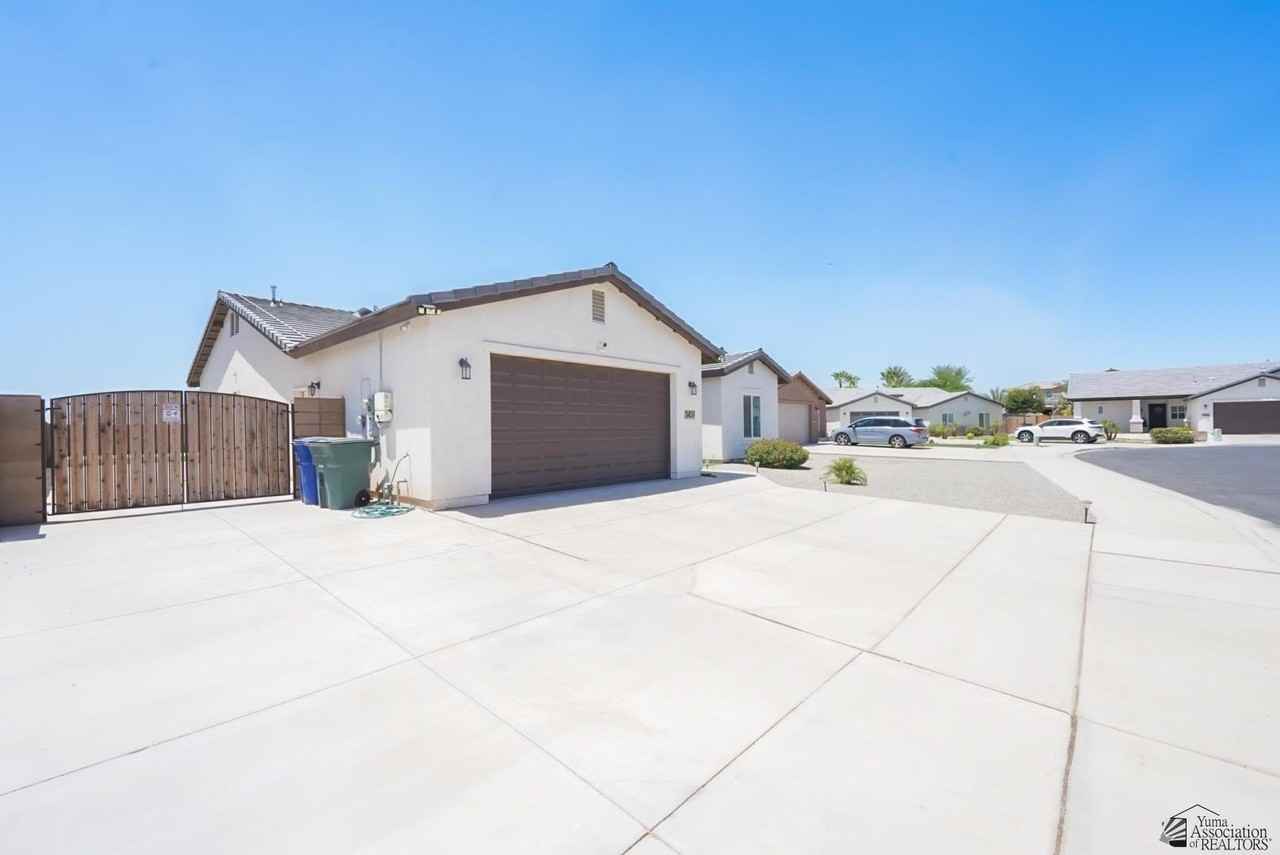3457 W 39th Ln - Photo 2 of 38
