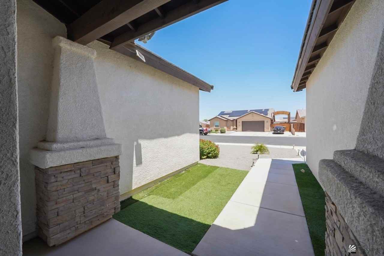 3457 W 39th Ln - Photo 4 of 38