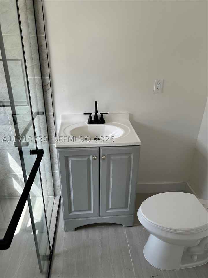 3529 Nw 34th St #BACK - Photo 5 of 17